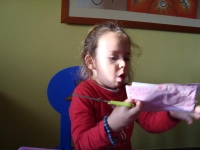sarah-recortando-03