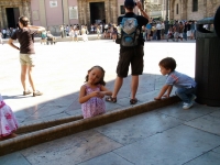 en-la-plaza-virgen-01