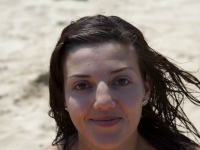 Laura en la playa de Oliva