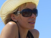 nuria en la playa de oliva